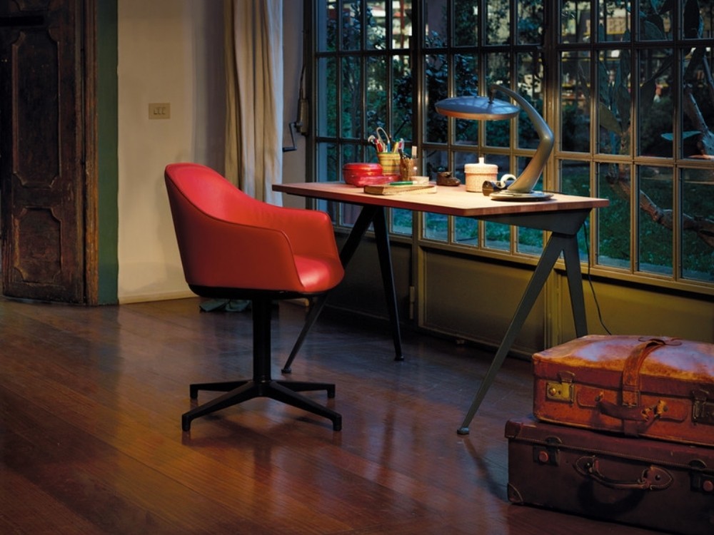 开云（中国） - 桌几|办公桌|办公家具|设计师家具|指南针方向桌